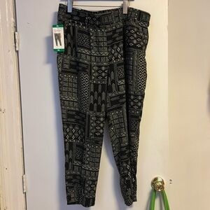 Jessica Simpson pull-on pant